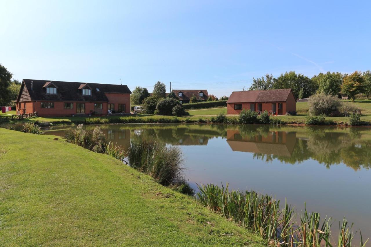 Bransford Farm Fishery & B & B Exterior photo